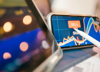Multi-asset trader evaluating BTC ETH and foreign exchange alternatives